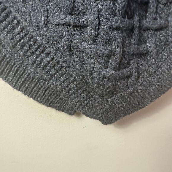 Nua Marino Wool Cable Knit Poncho SZ S or M Shawl button Collar Country Cozy - Picture 6 of 7